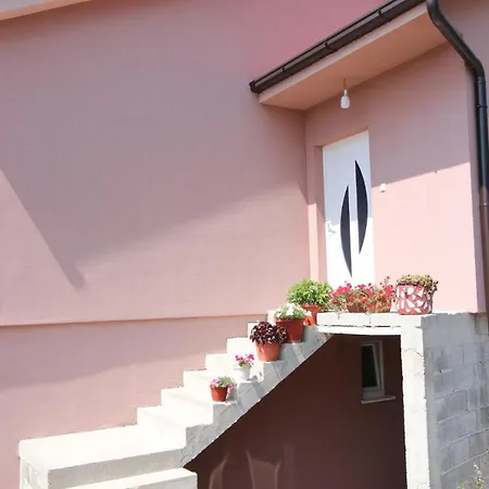 Skywalk House * Mostar