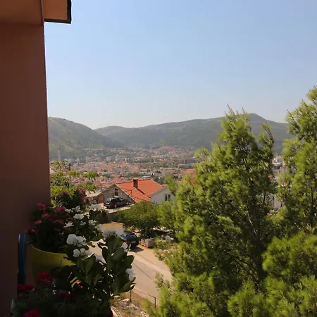 Skywalk House Mostar