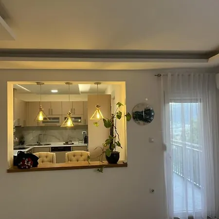Skywalk House * Mostar