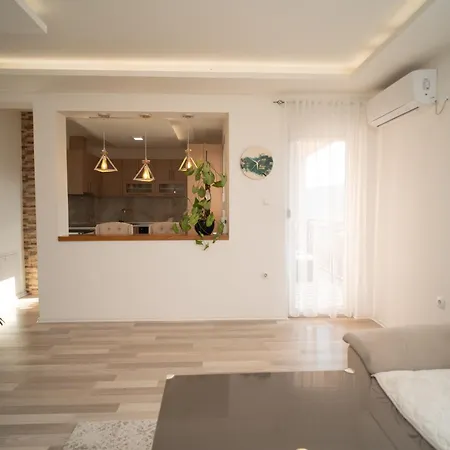 Skywalk House Mostar