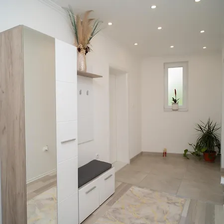 Skywalk House * Mostar