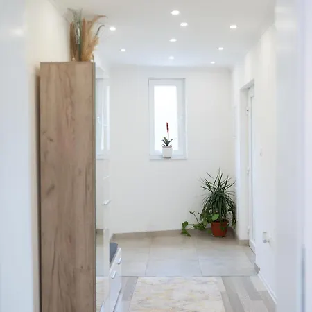 Skywalk House