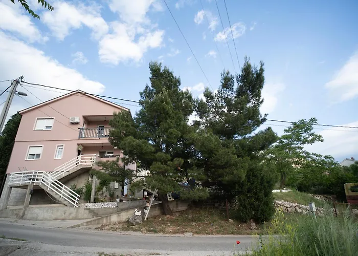 Skywalk House 莫斯塔尔