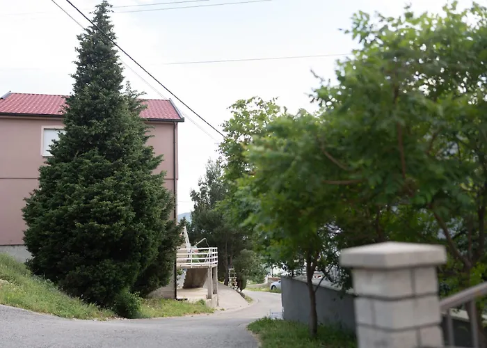 Skywalk House * 莫斯塔尔