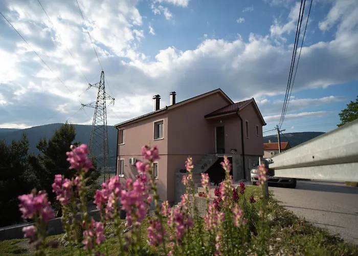 Skywalk House * Mostar